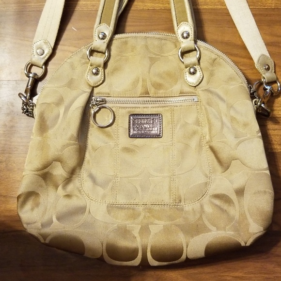Coach Handbags - Coach Poppy purse